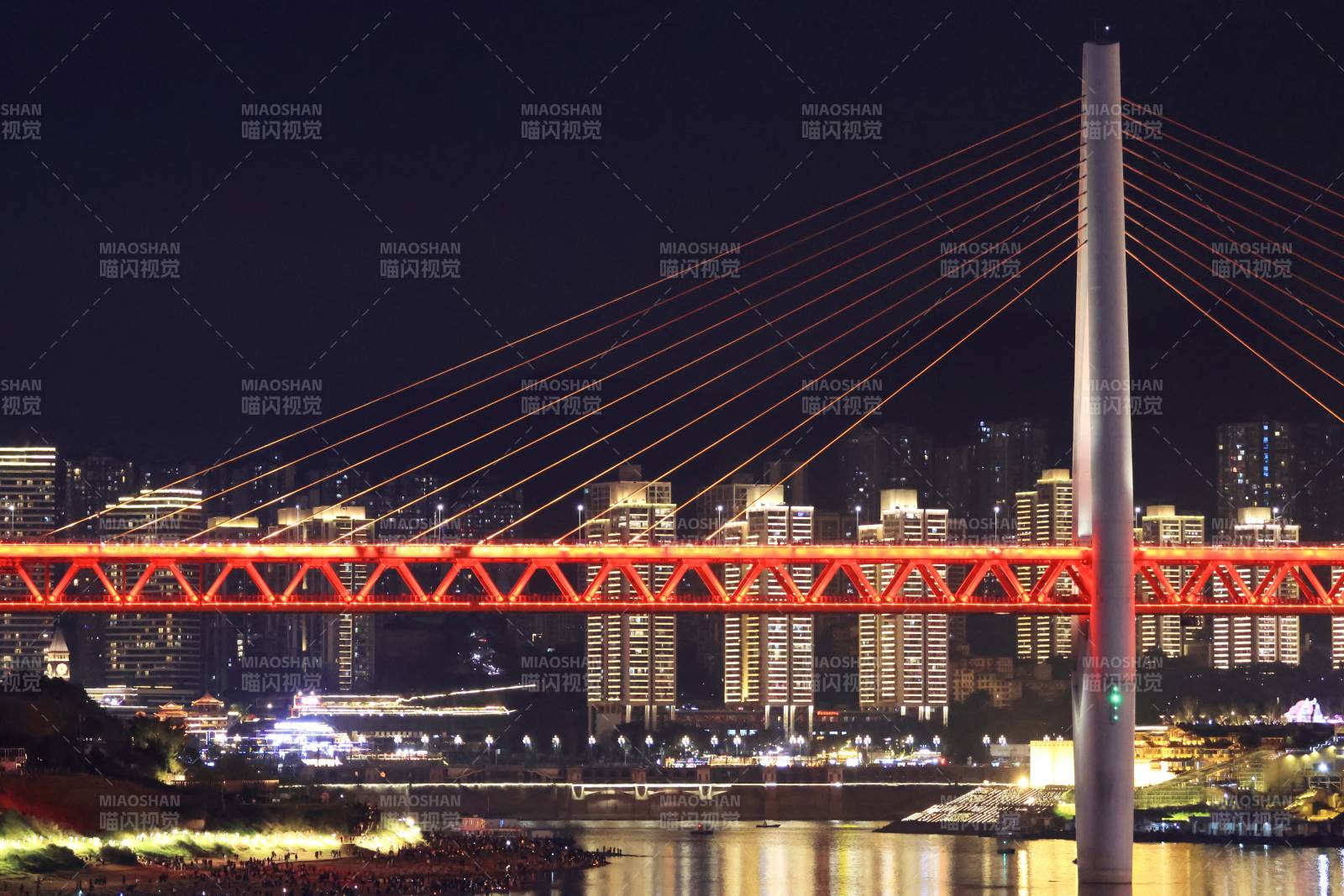 夜景大桥璀璨灯火图片