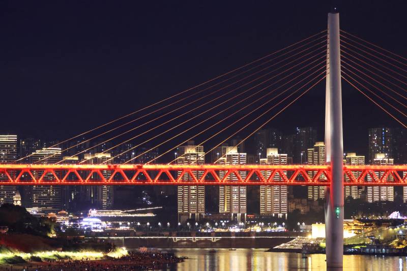 夜景大桥璀璨灯火图片