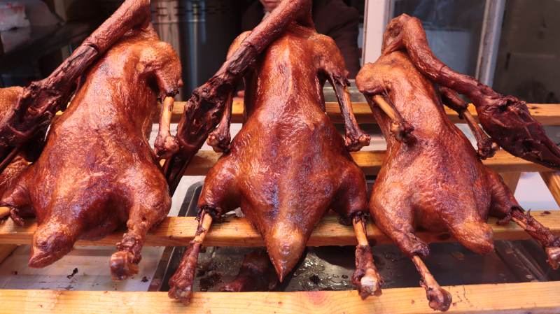 烤鸭诱人香气扑鼻图片