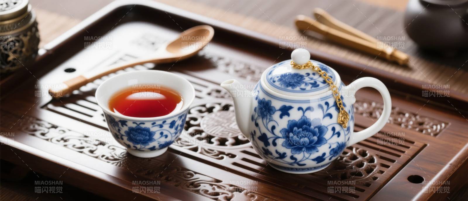 青花瓷茶具品茗图图片