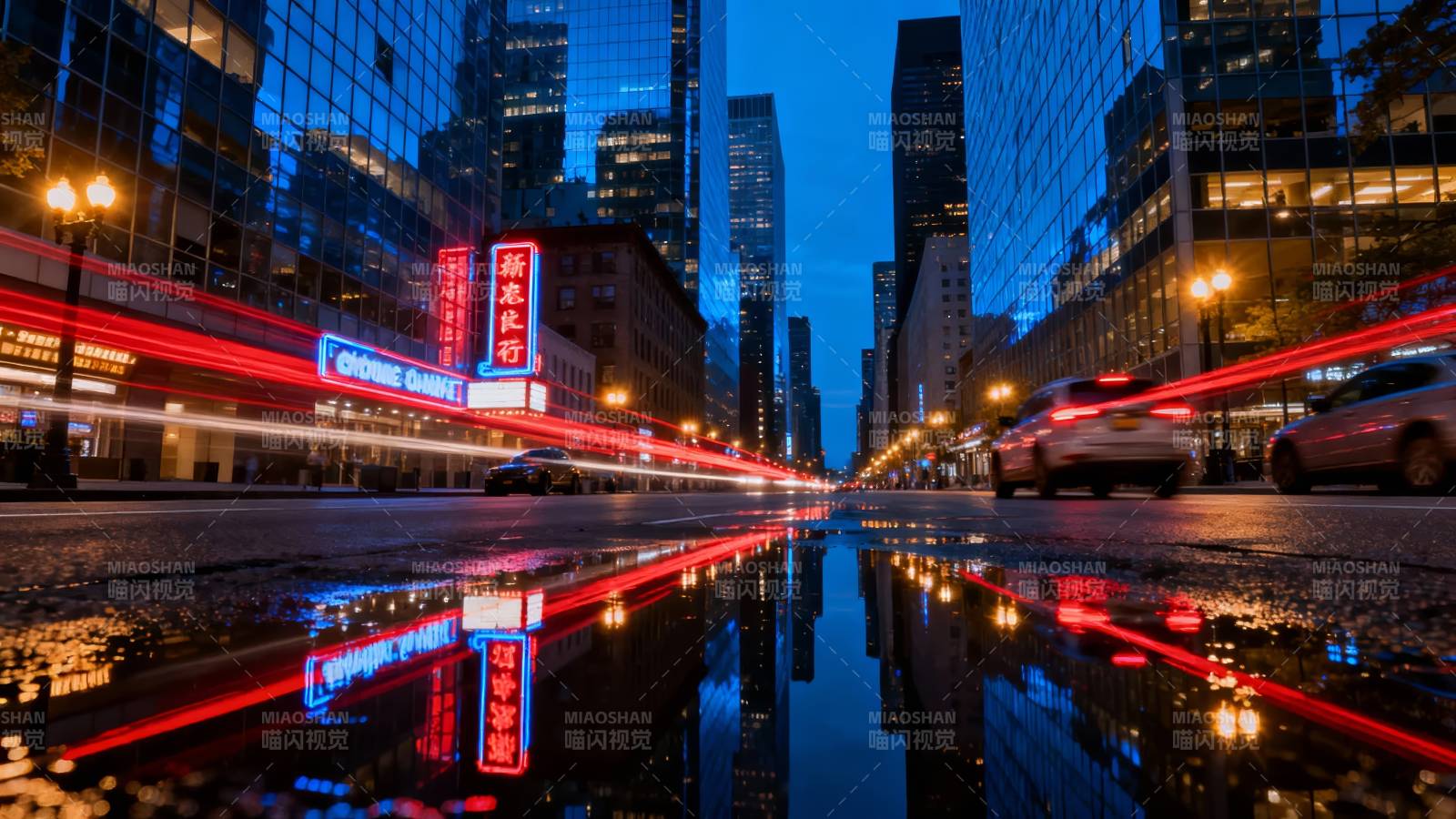 夜雨都市霓虹倒影图片