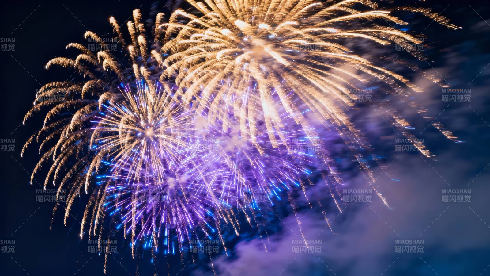 绚丽烟花绽放夜空图片