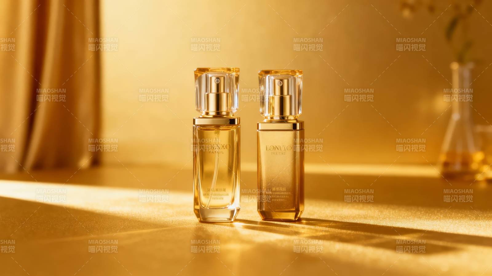 金色光影中的香水瓶图片