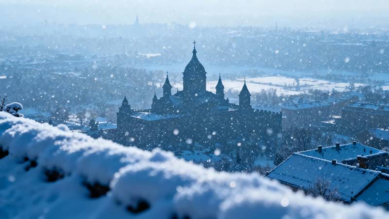 雪中古堡剪影图片