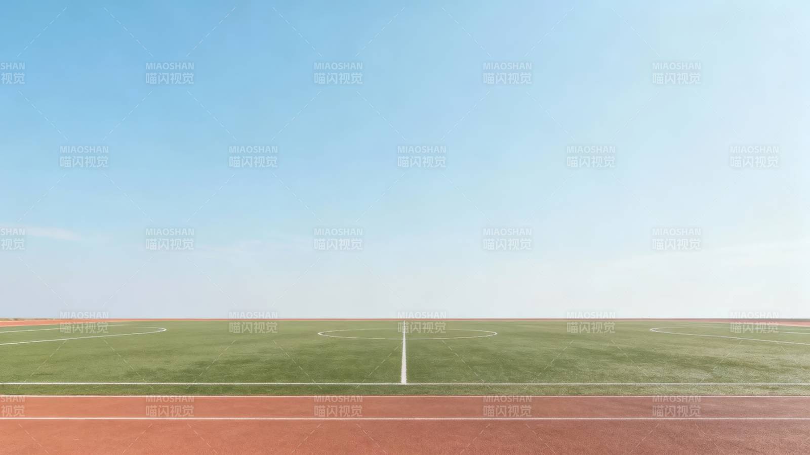 空旷的运动场图片