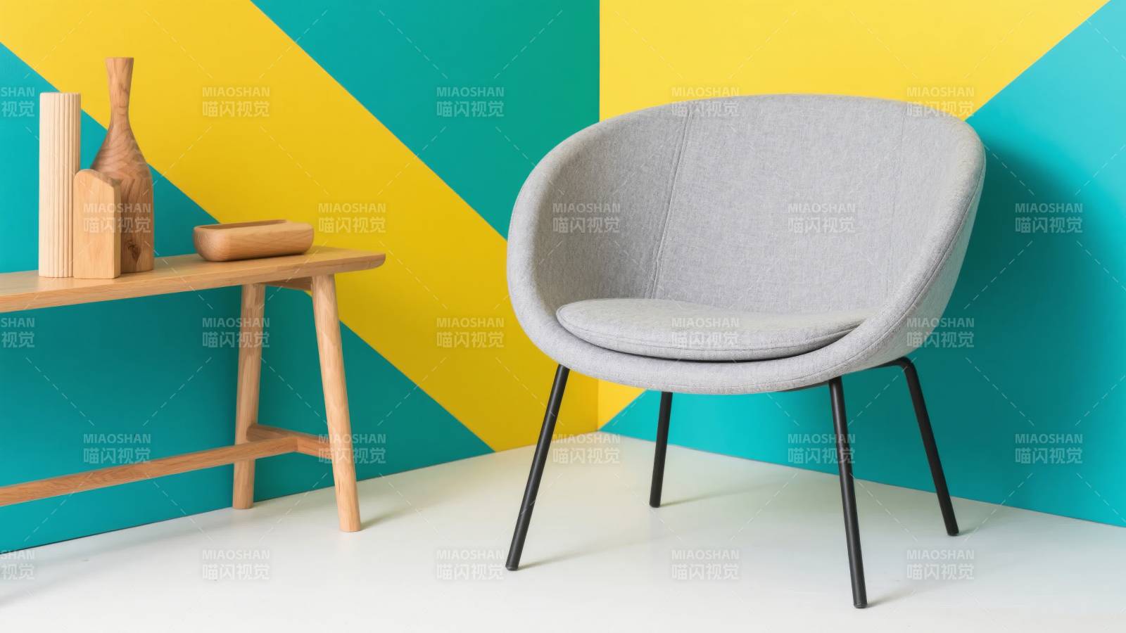 现代简约椅与彩墙图片