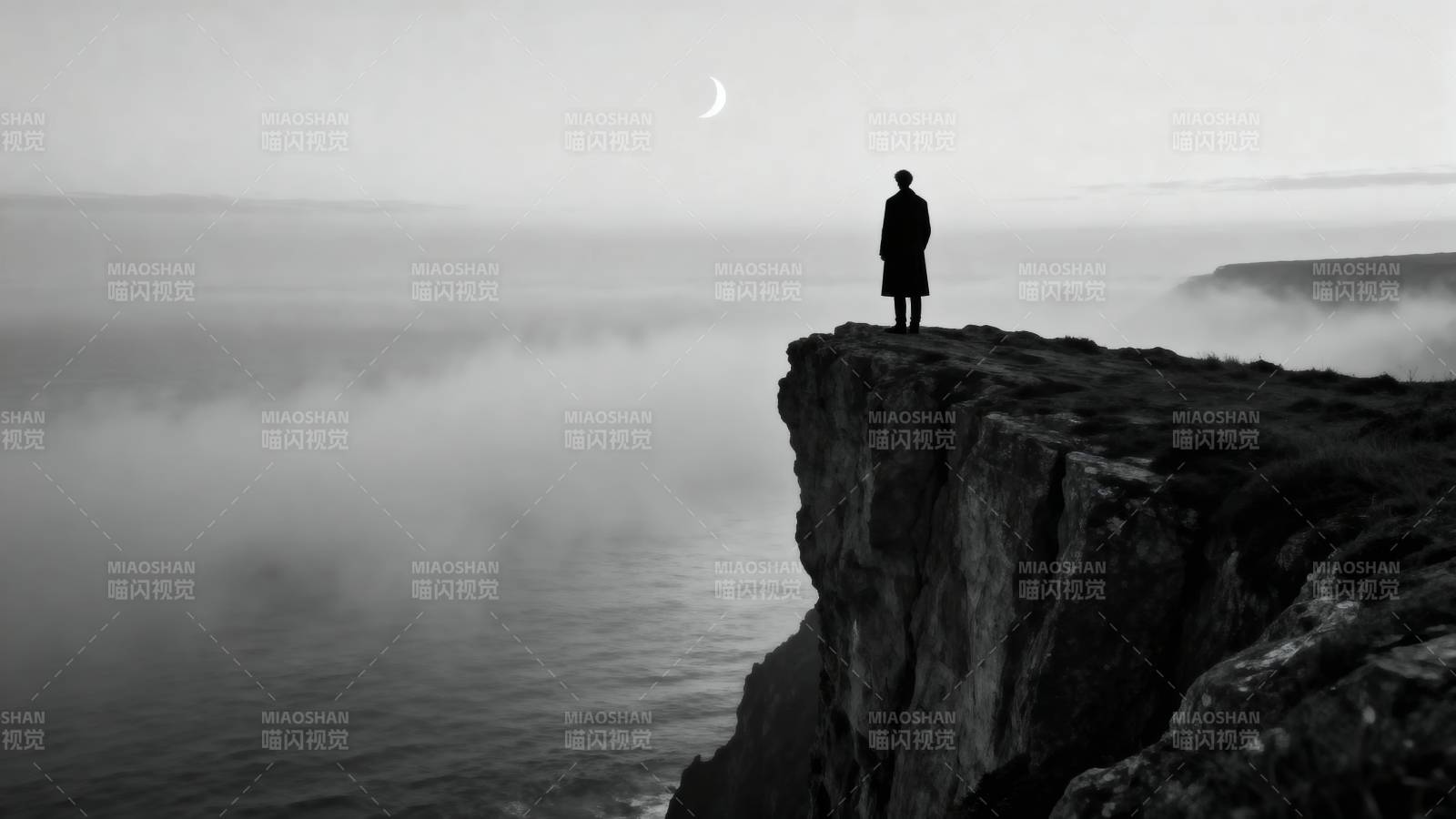 孤影崖边月图片