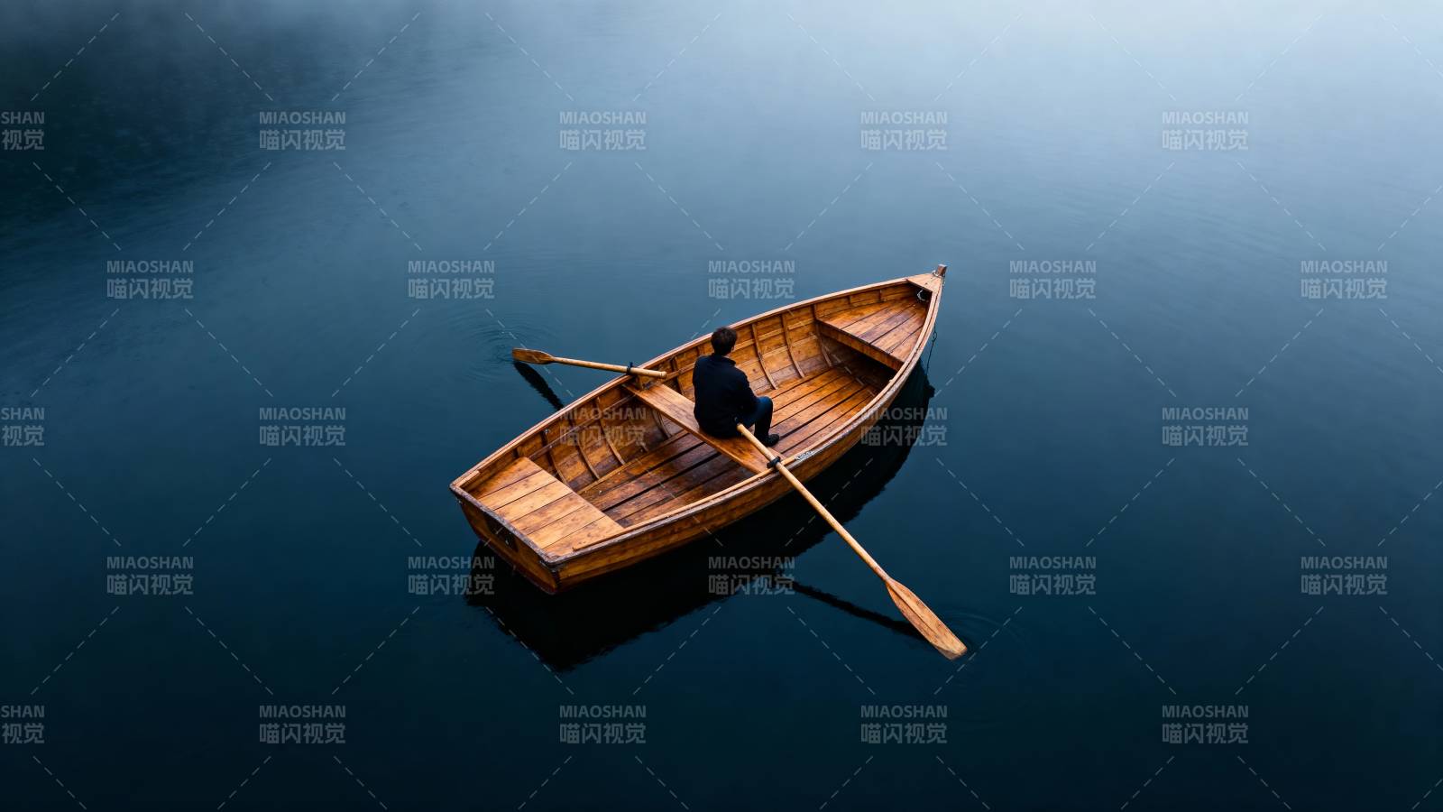 孤舟静水 一人独行图片