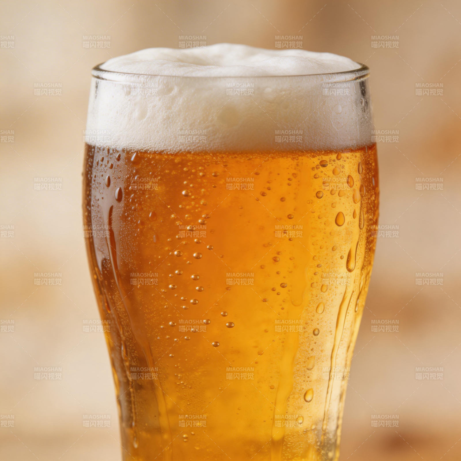 冰爽啤酒 泡沫丰富图片