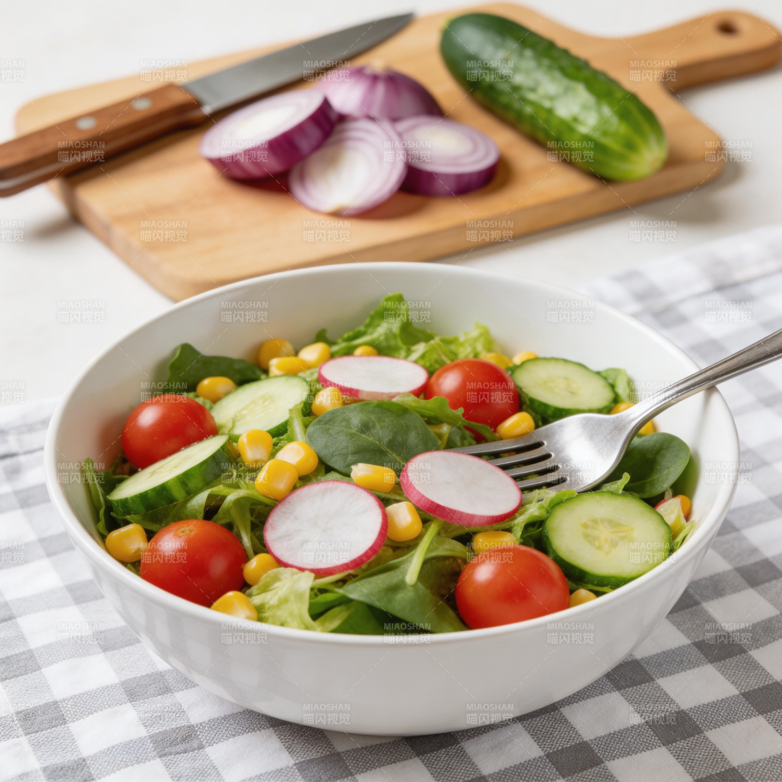 新鲜蔬菜沙拉图片