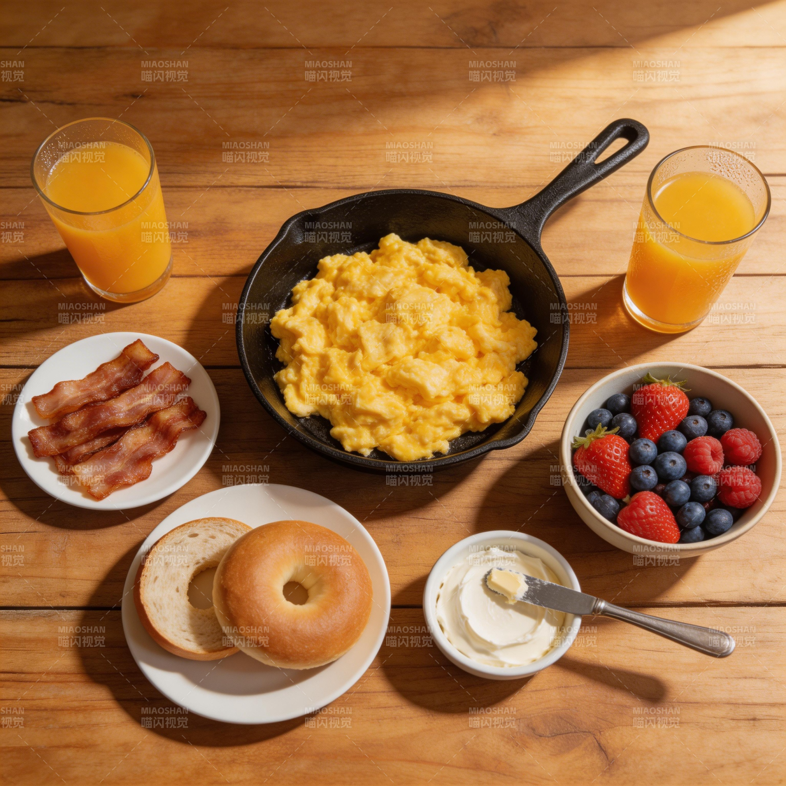 丰盛早餐摆盘图片