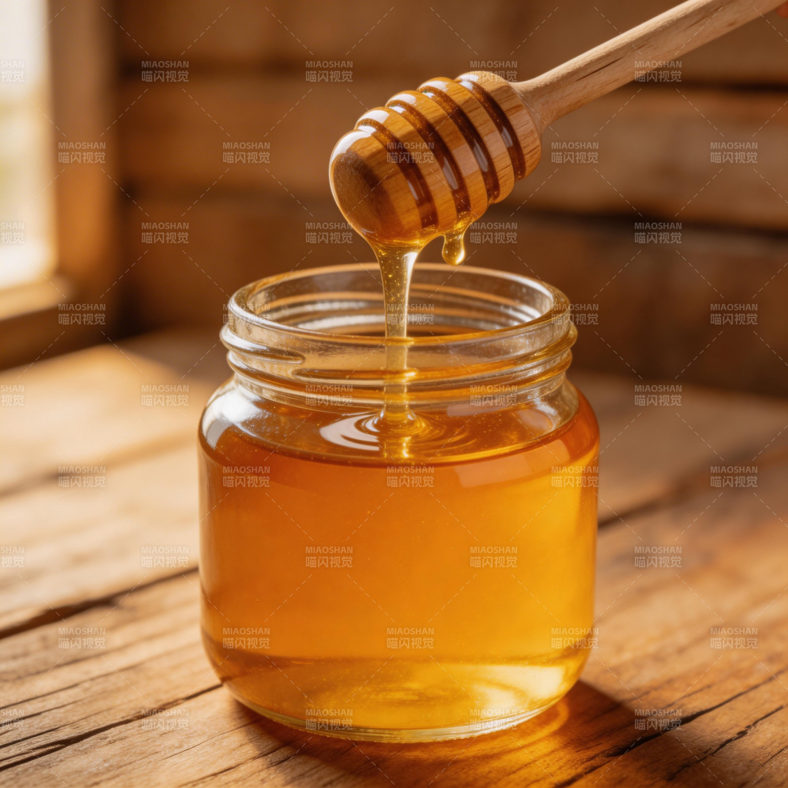 蜂蜜流淌的瞬间图片