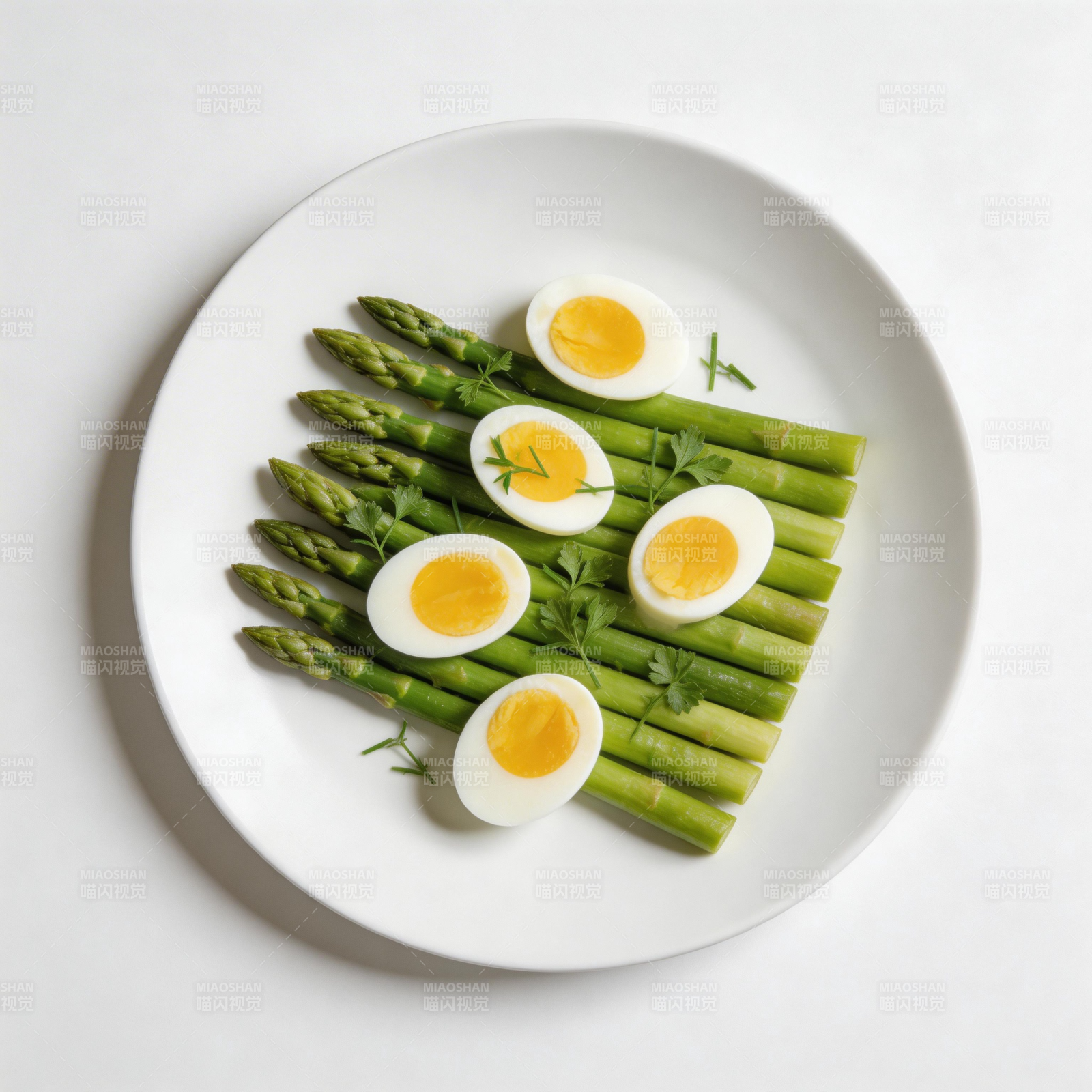 芦笋配煮蛋图片
