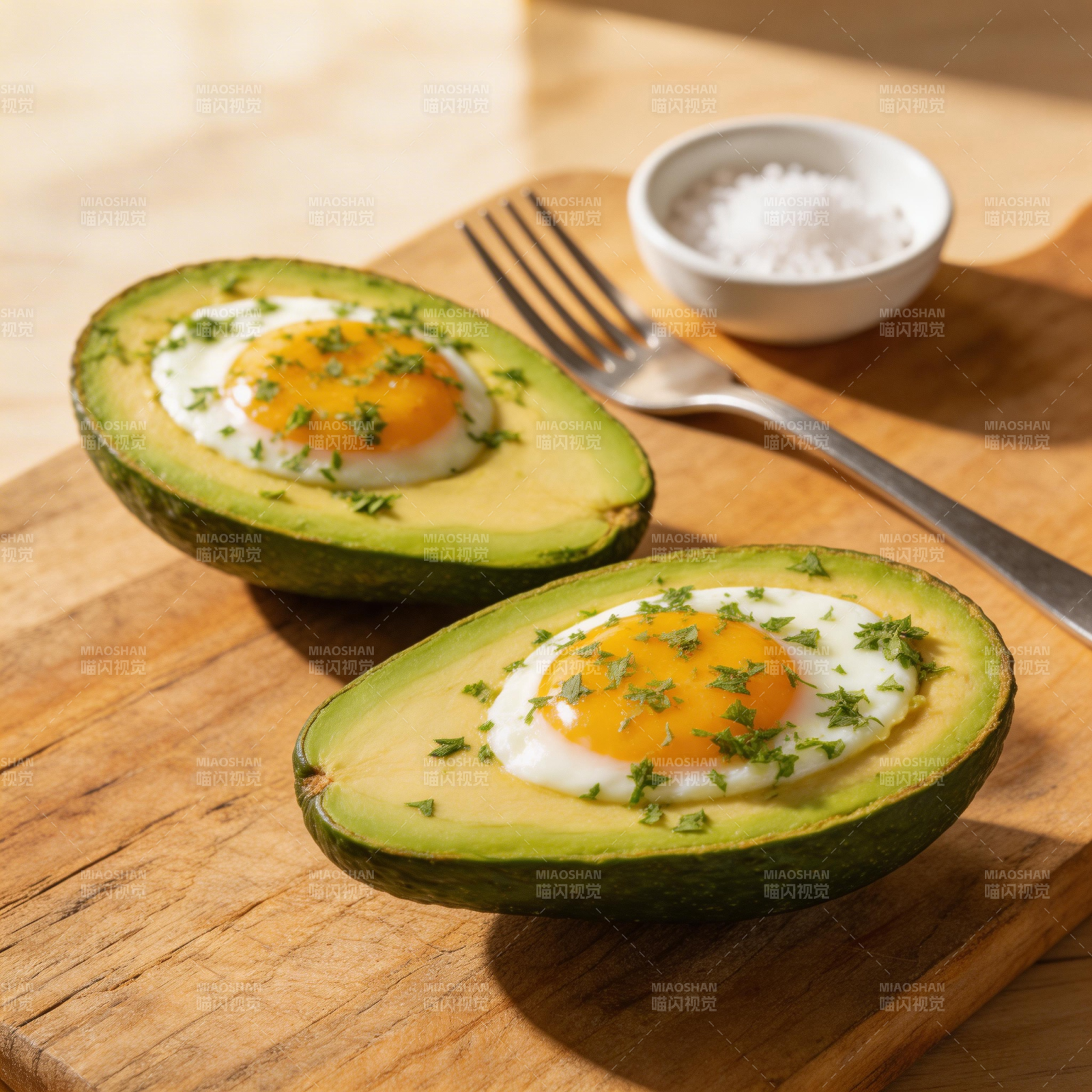 牛油果煎蛋图片