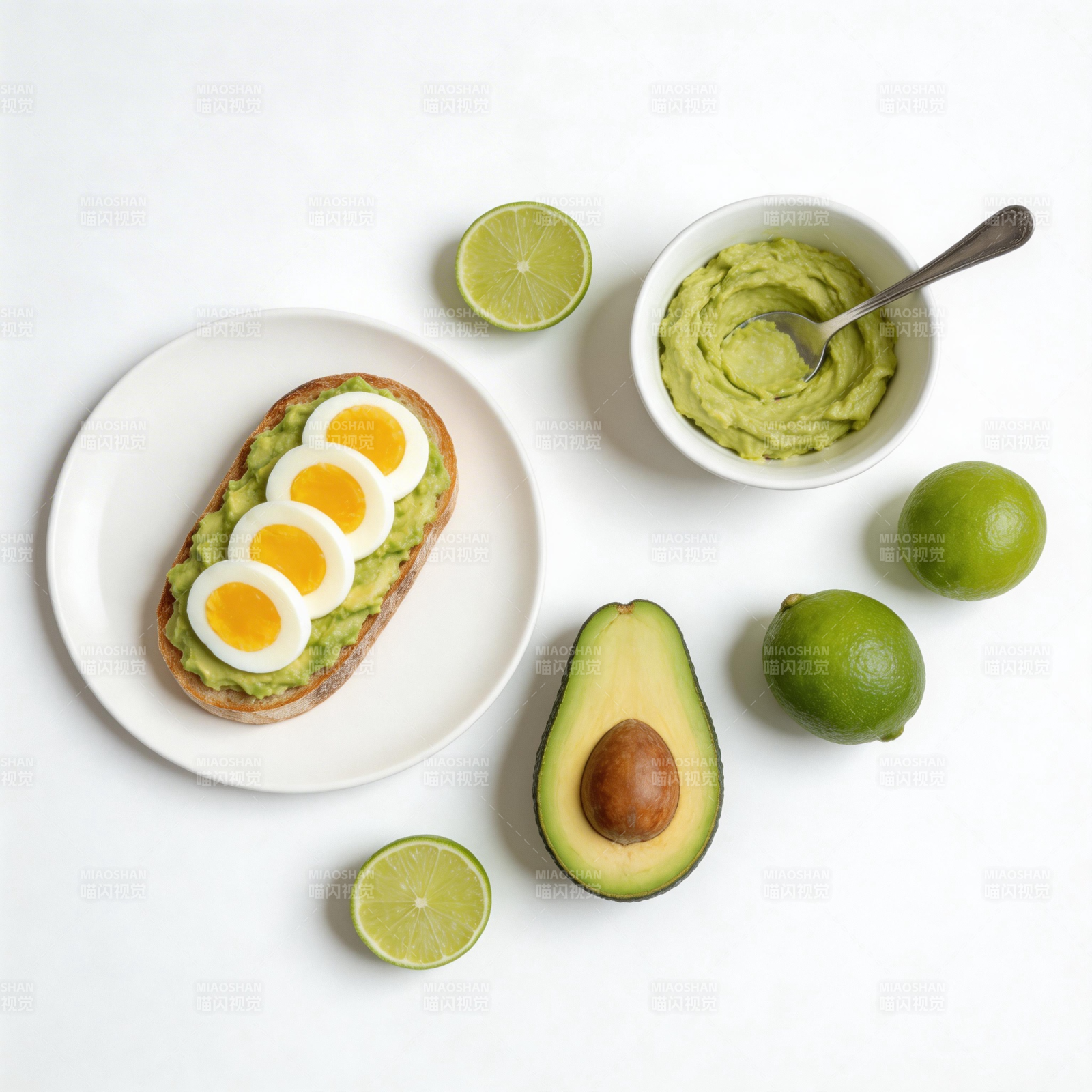 牛油果鸡蛋吐司图片