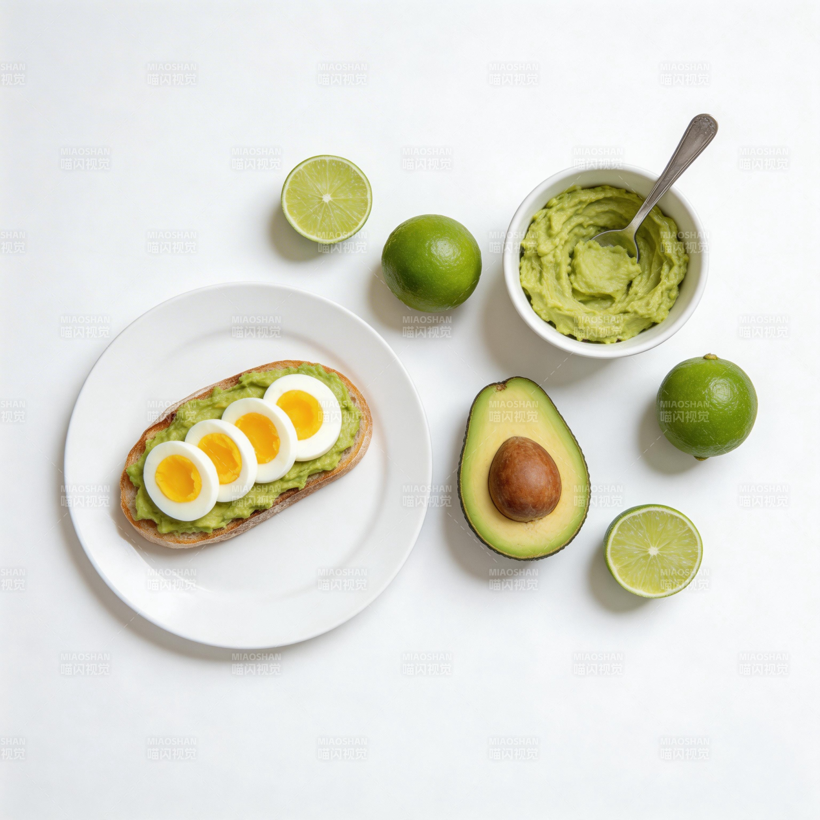 牛油果鸡蛋吐司图片