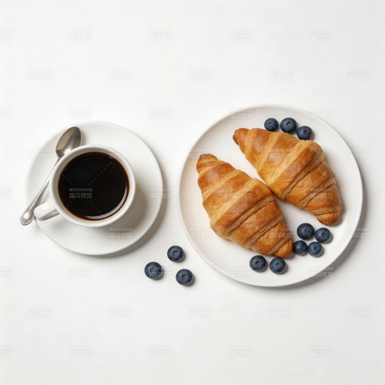 咖啡与羊角面包图片