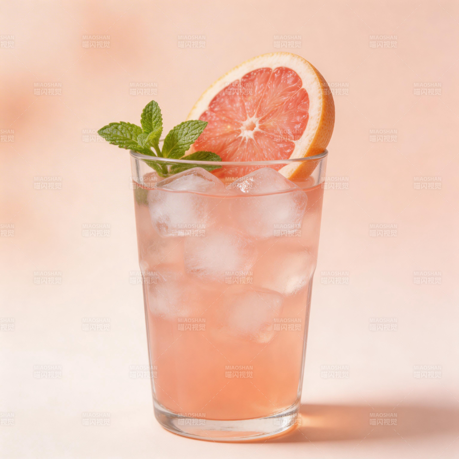 柚子薄荷冰饮图片