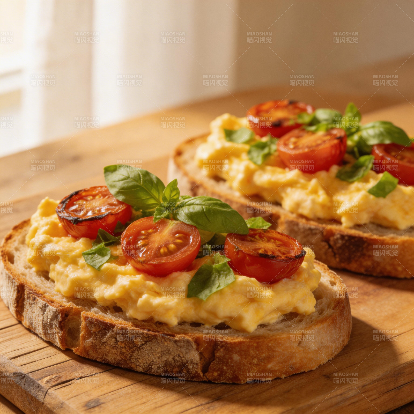蛋黄酱番茄面包图片