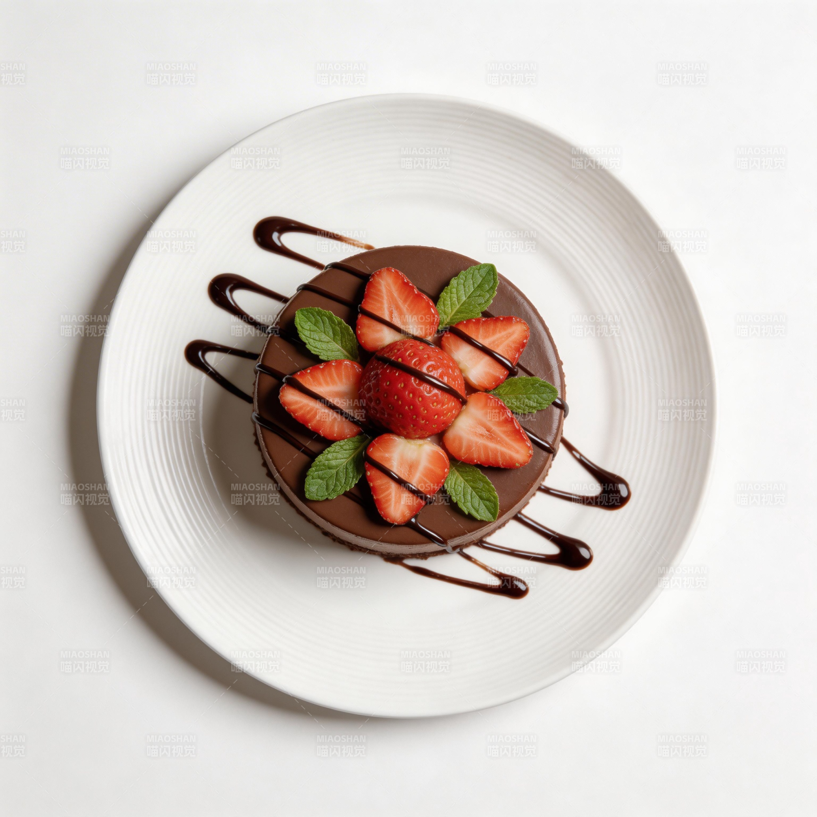 巧克力草莓甜点图片