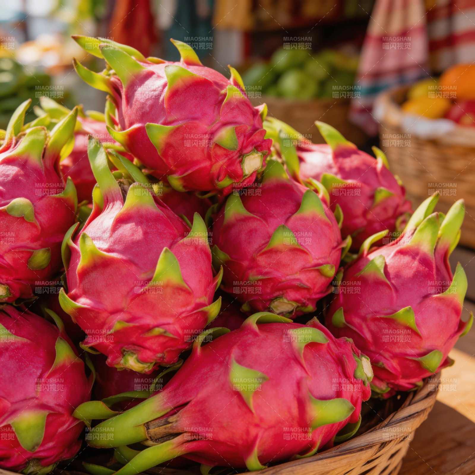 火龙果鲜红诱人图片