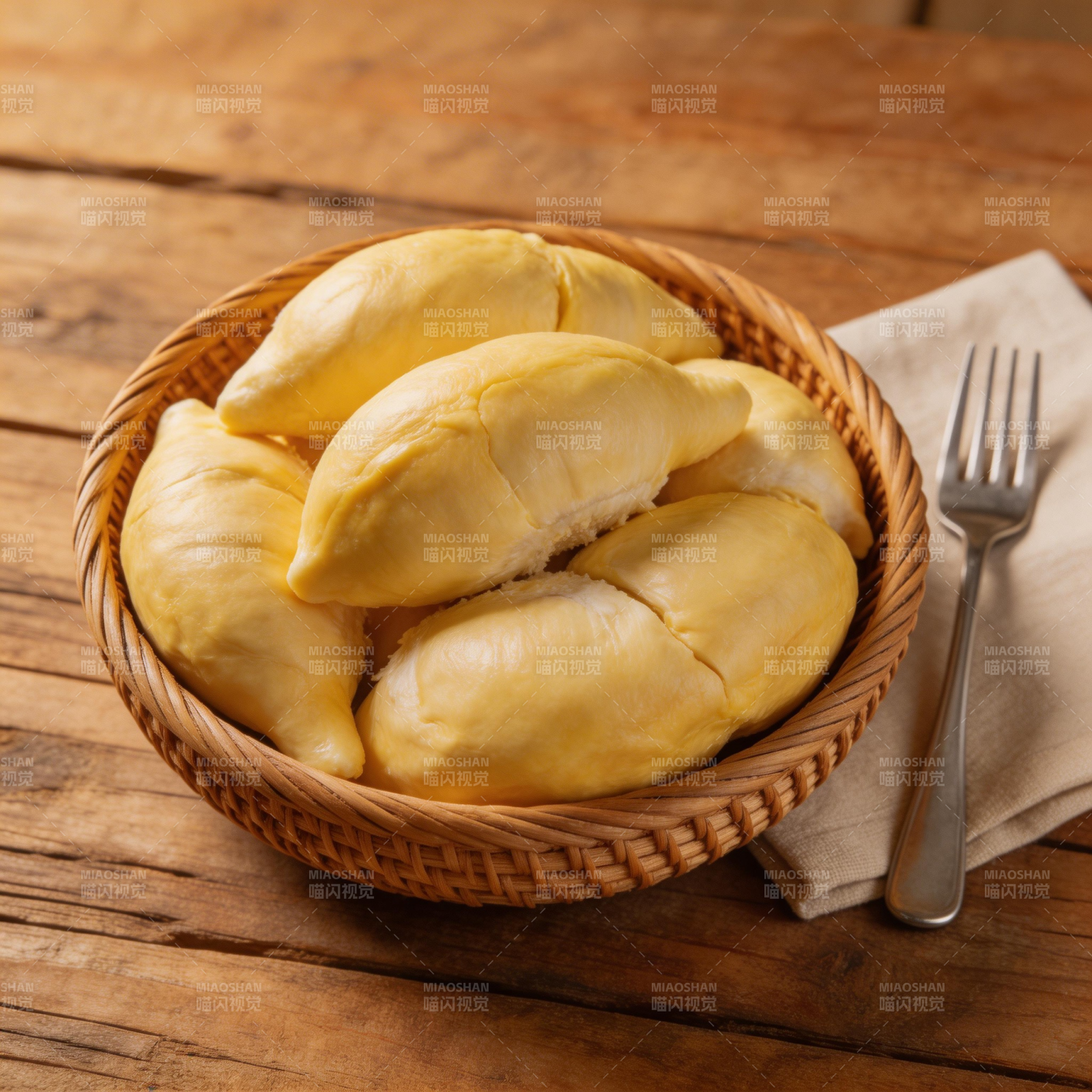 榴莲果肉盛于竹篮图片