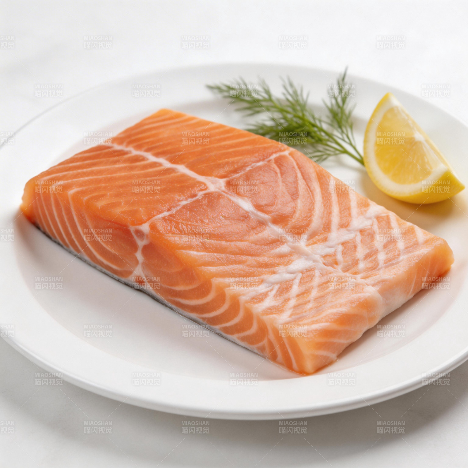 新鲜三文鱼配柠檬图片