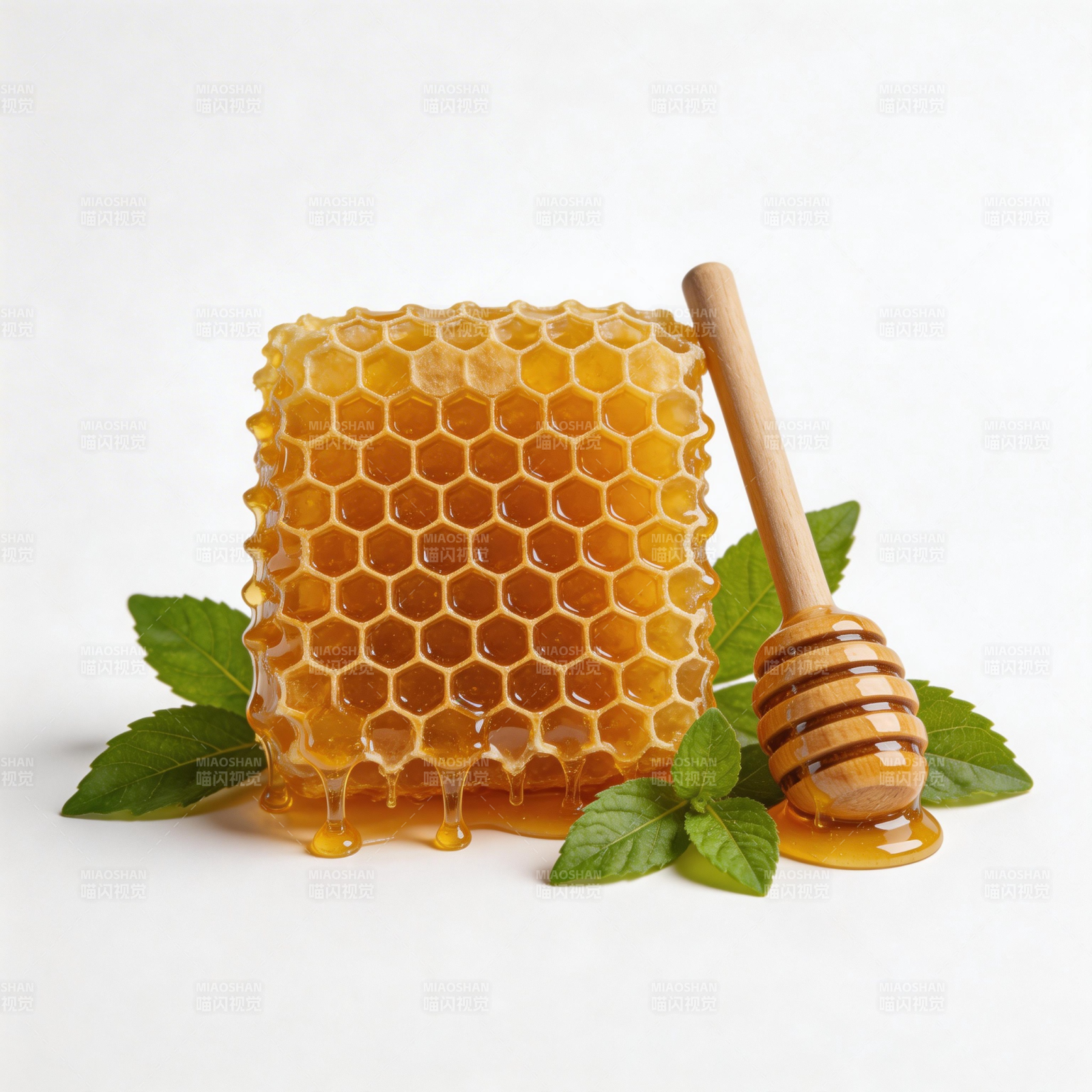 蜂蜜蜂巢与木勺图片