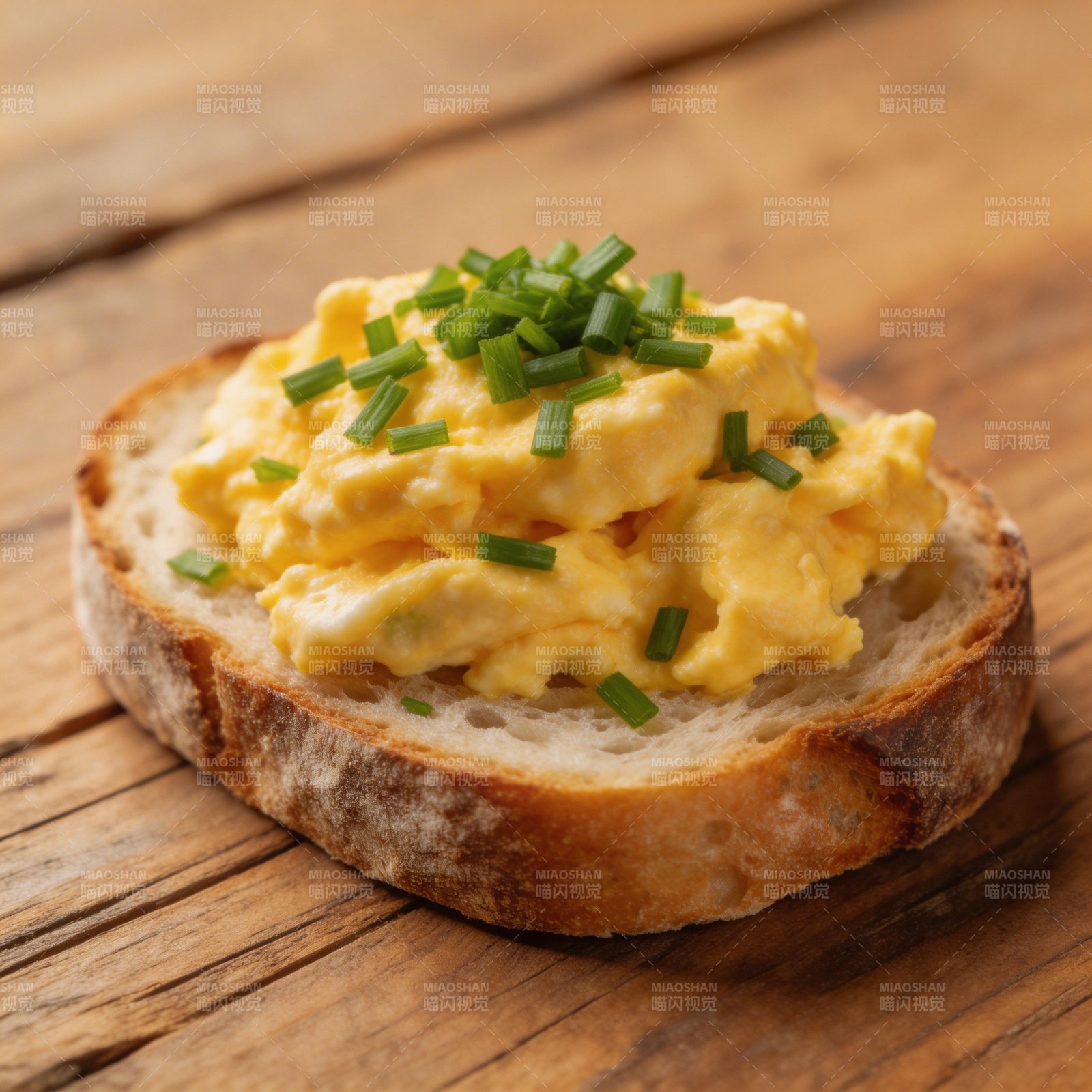 香葱炒蛋吐司图片
