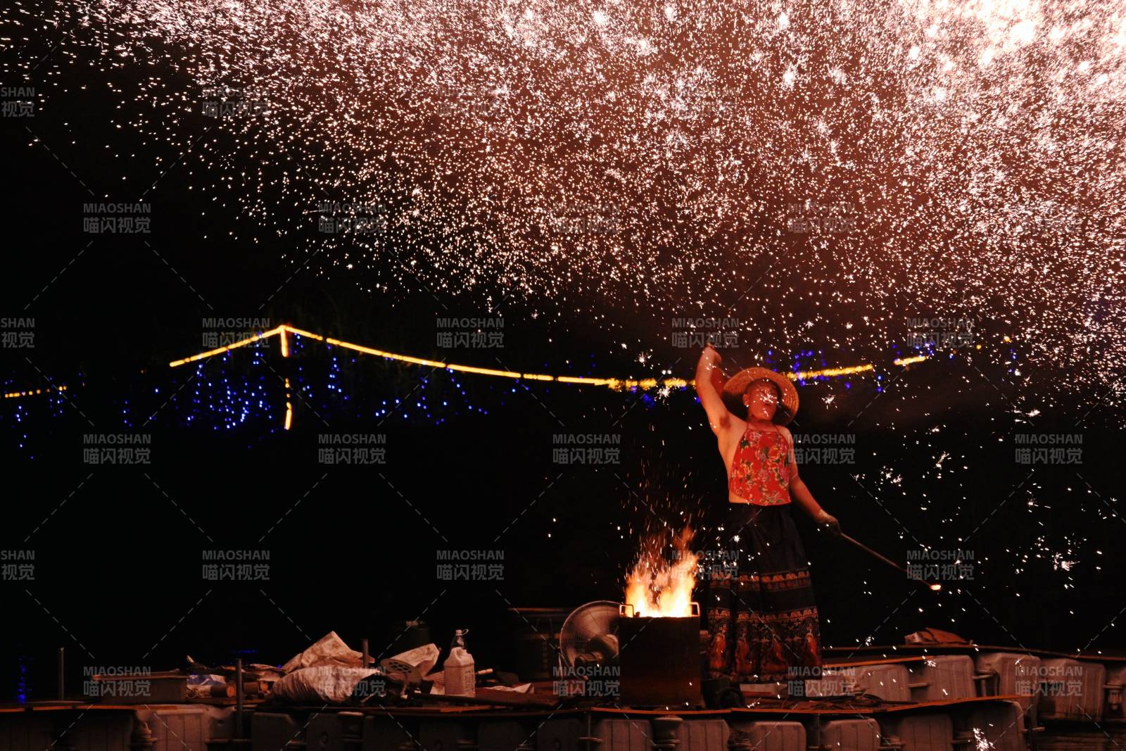 篝火之夜舞动星光图片