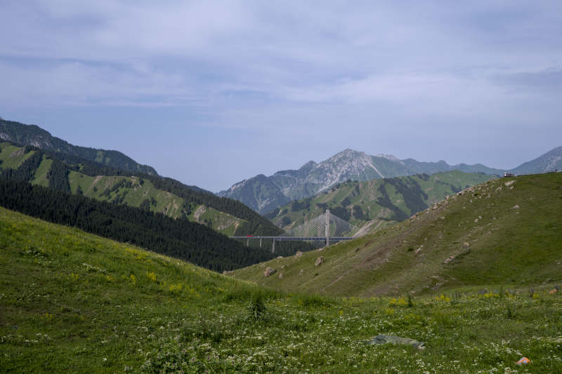 新疆伊犁果子沟大桥图片