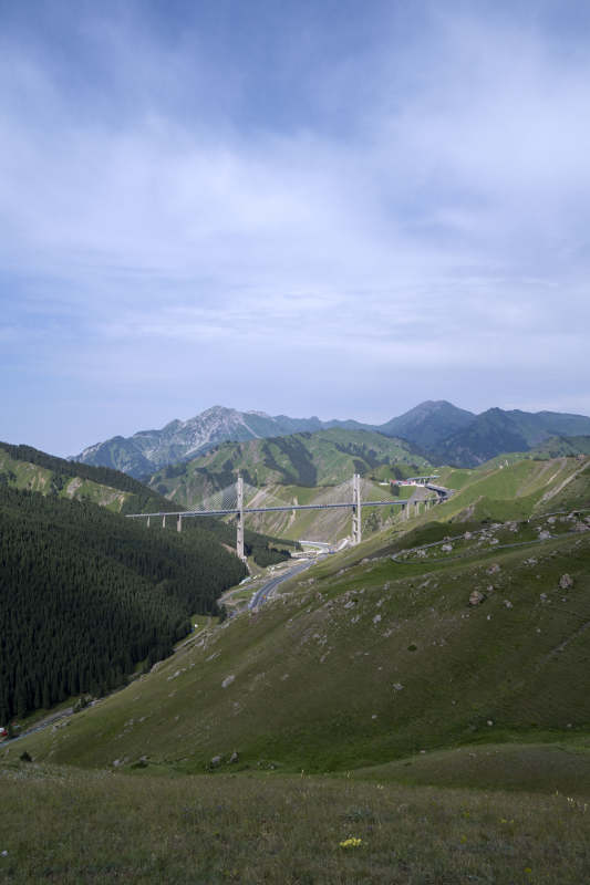 山间大桥风光图片