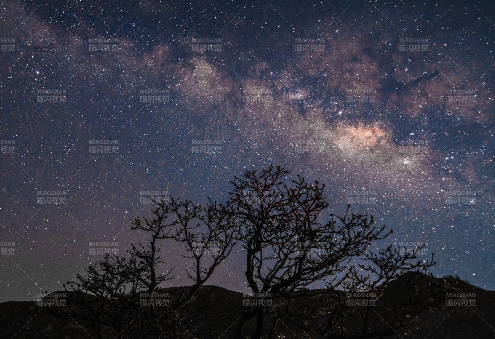 星河璀璨夜景图片