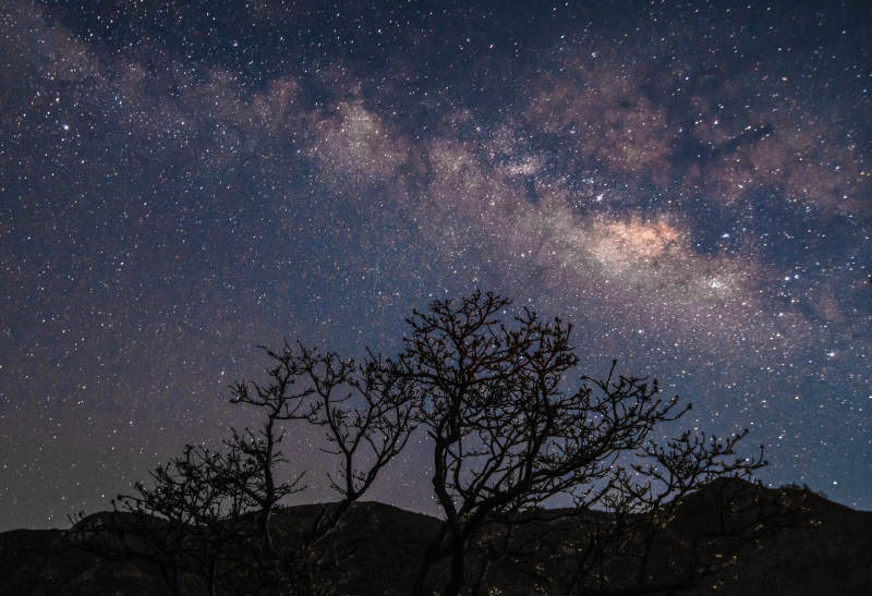星河璀璨夜景图片