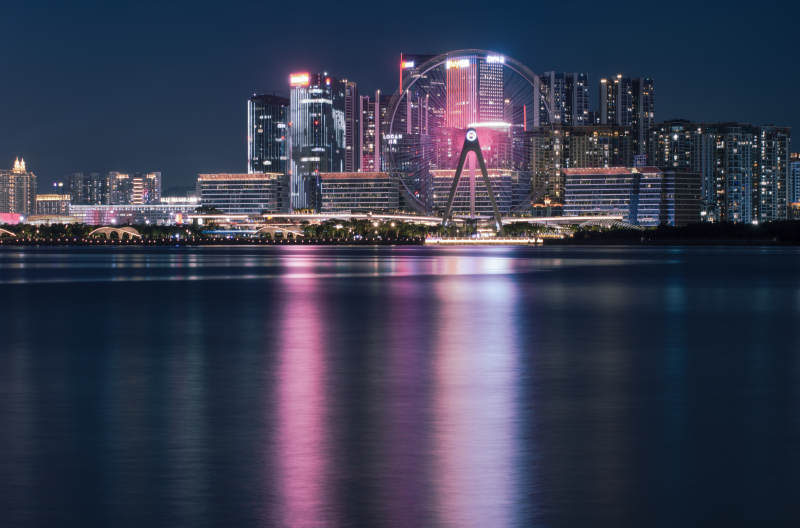 深圳的摩天轮夜景图片