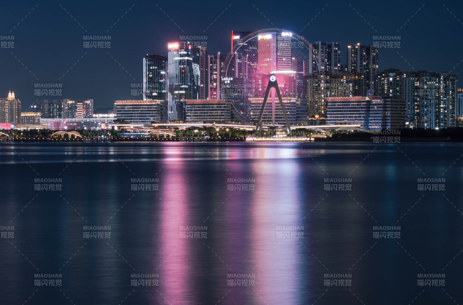 深圳的摩天轮夜景图片