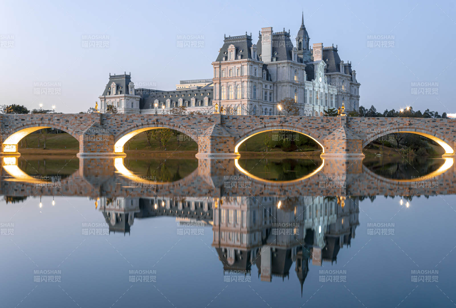卢浮宫倒影夜景图片