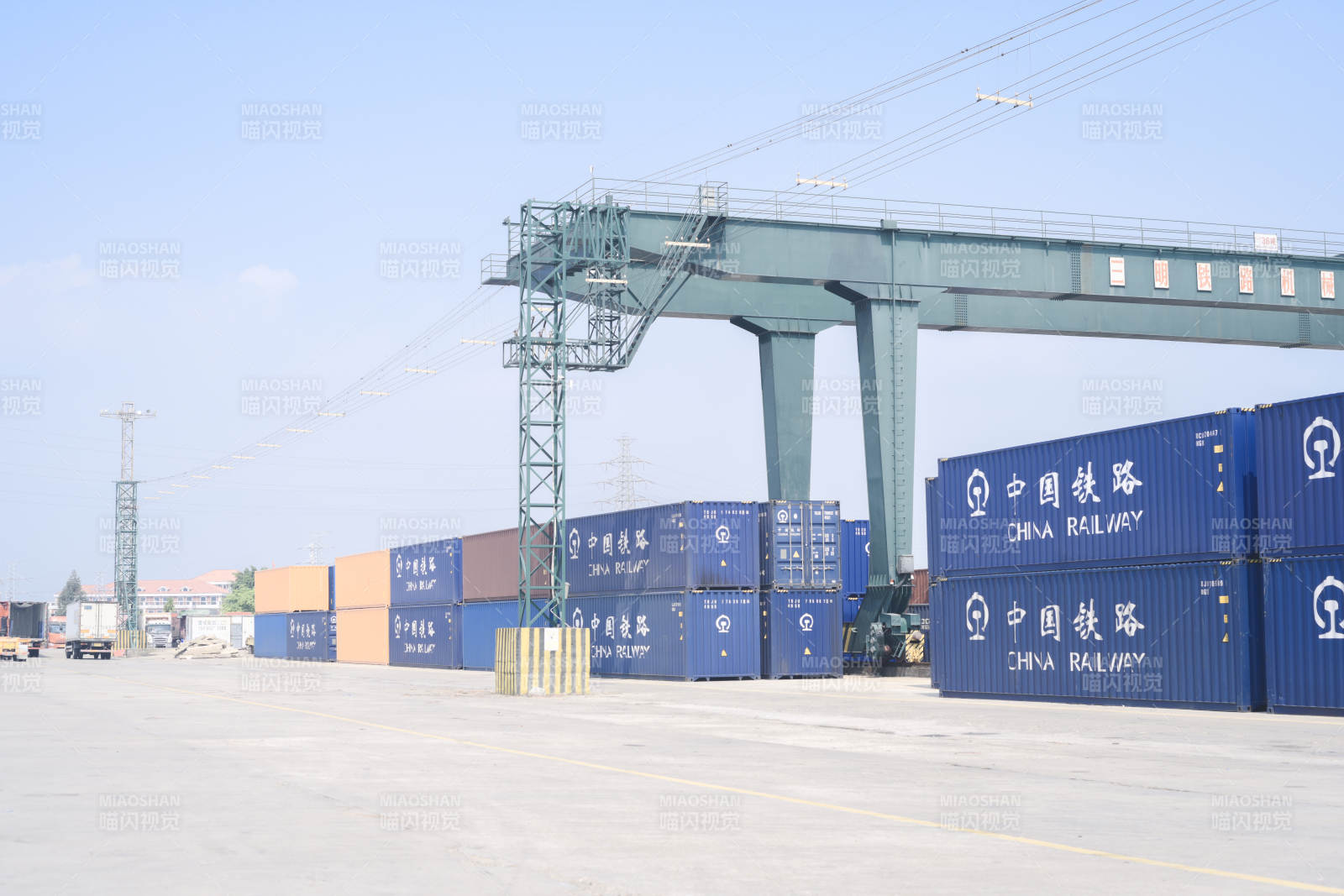 港口集装箱装卸区图片