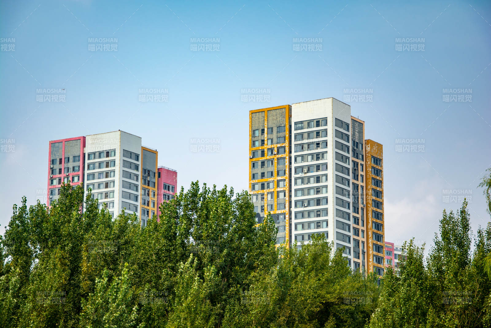 现代住宅楼群图片