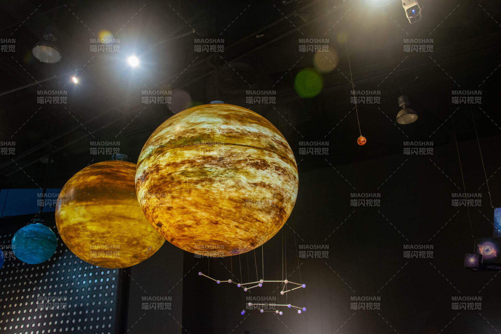 宇宙星球模型展示图片