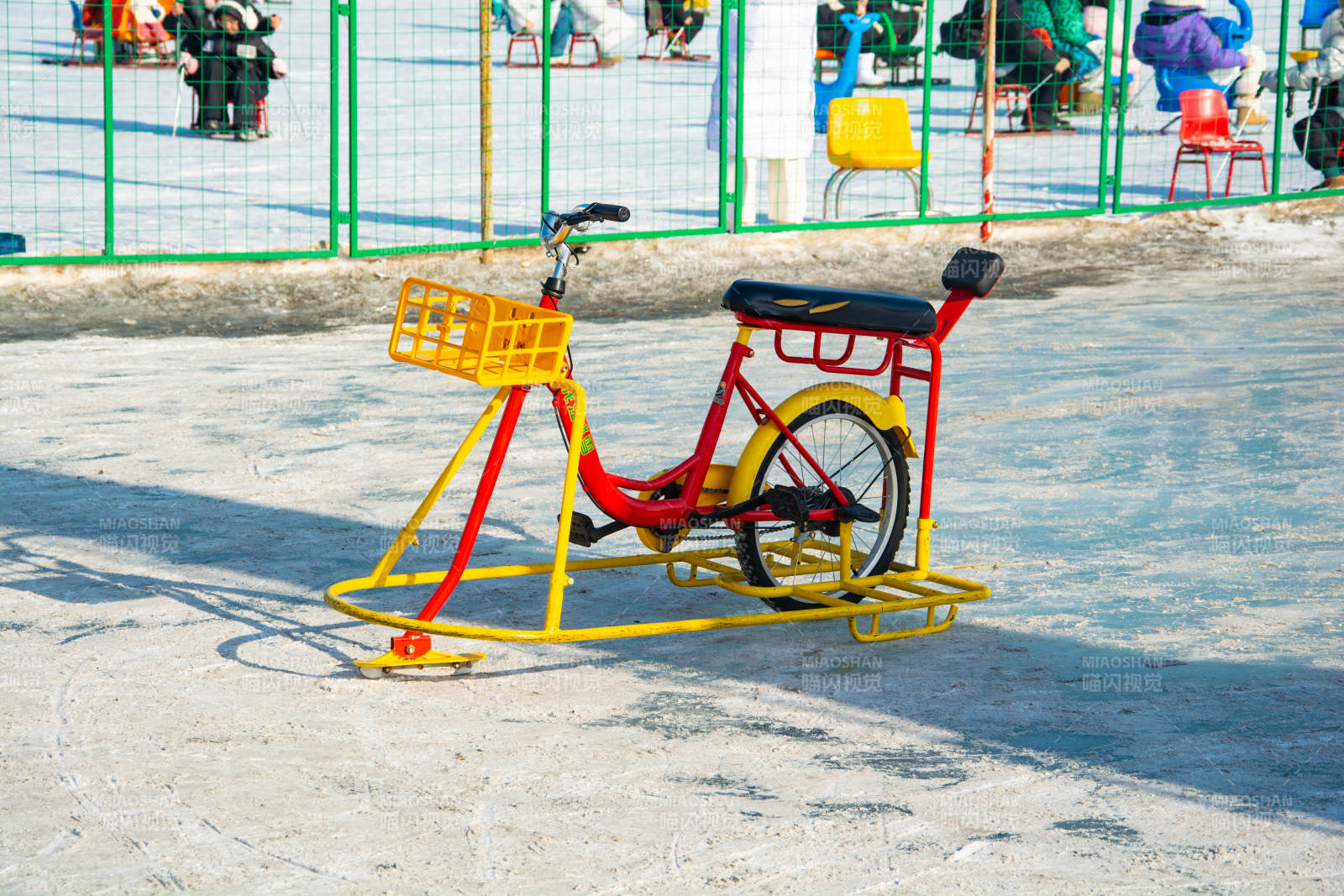 冰上自行车图片