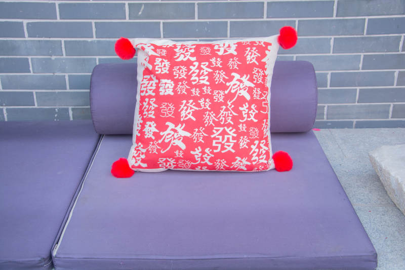 红色福字抱枕图片