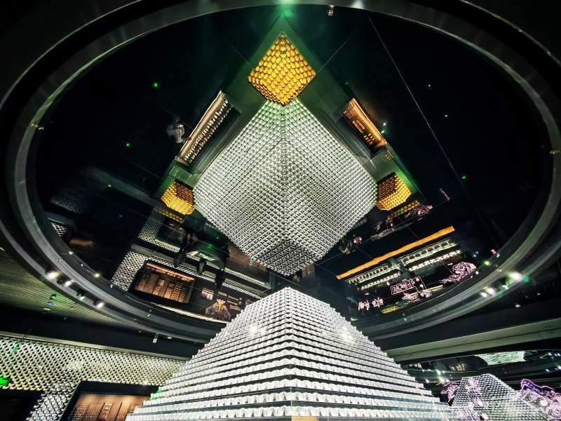 璀璨金字塔吊灯图片