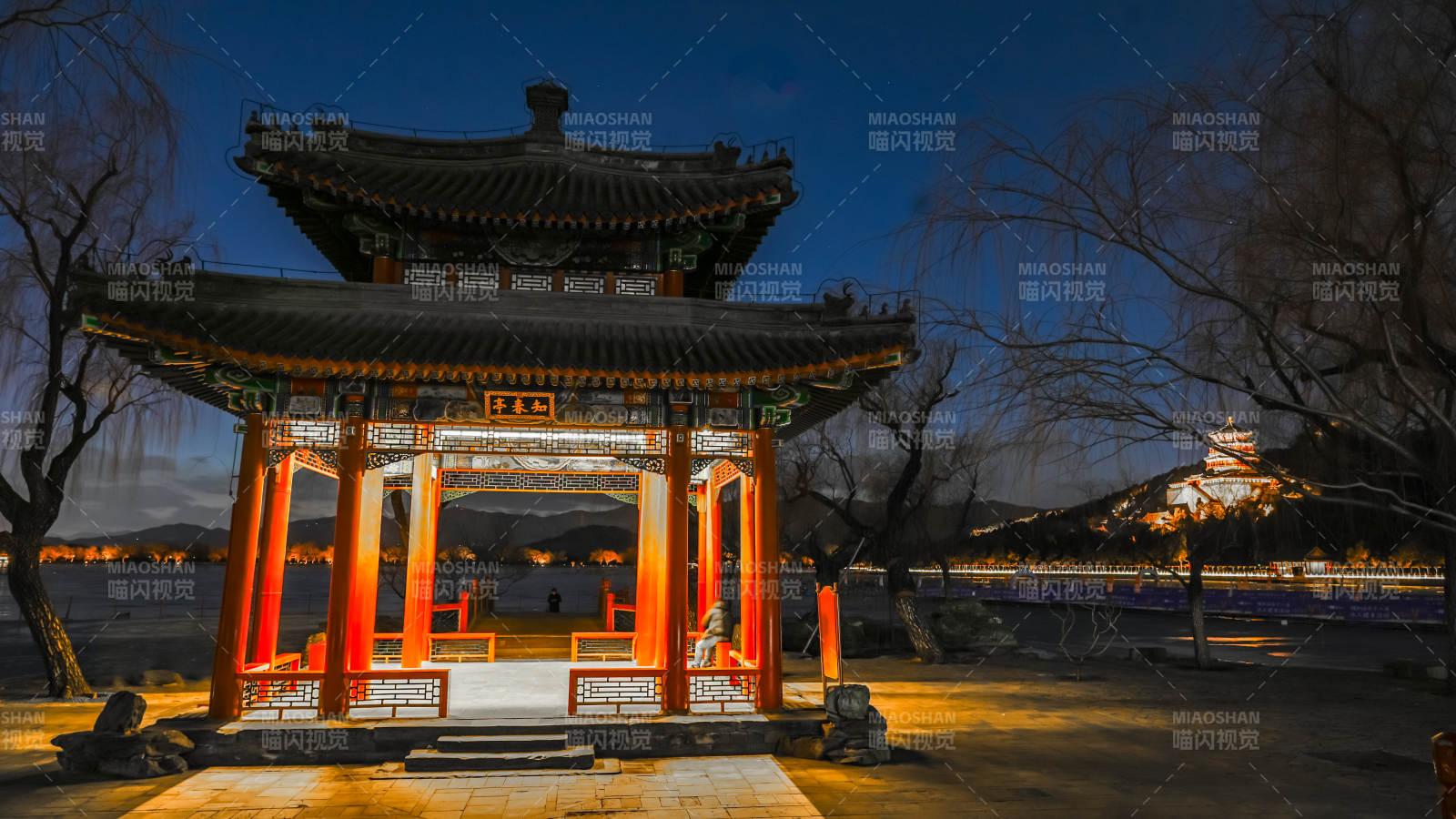 夜色中的古亭图片