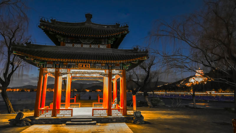 夜色中的古亭图片