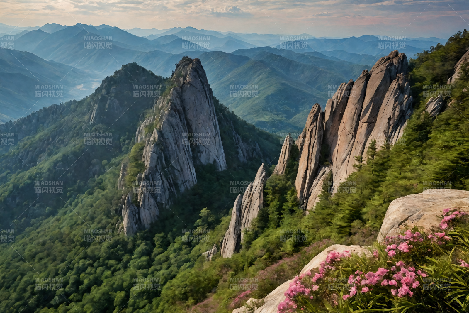 山峦叠翠花自开图片