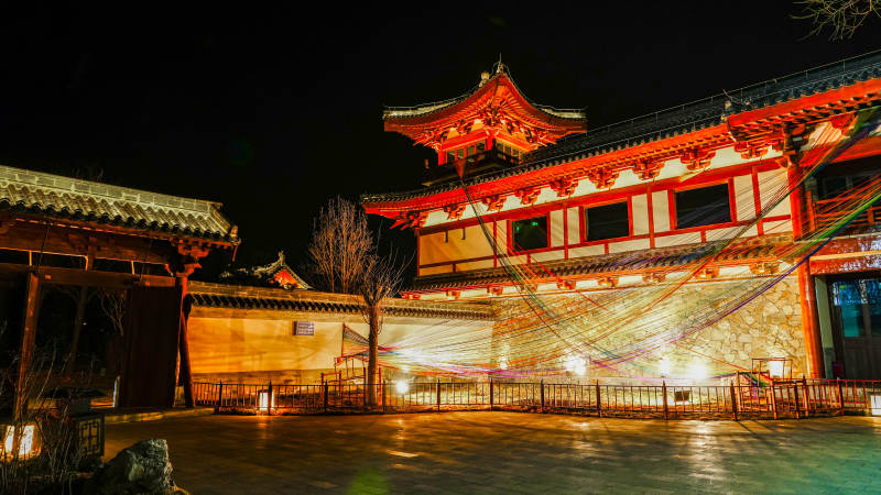 夜色中的古建筑图片