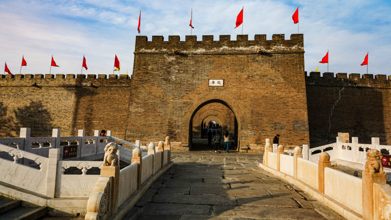 古城门迎宾图片