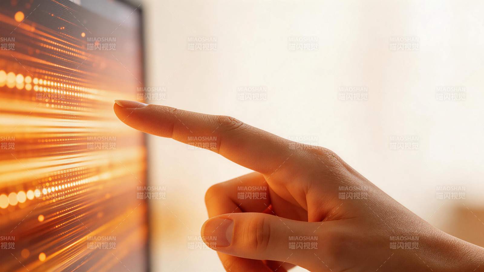 手指触碰发光屏幕显示动态光点线条图片