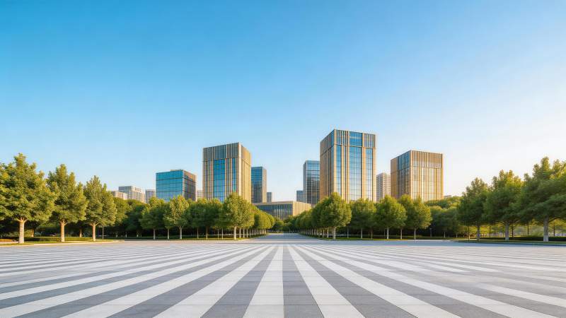 现代城市广场与高层建筑群清晨景观图片